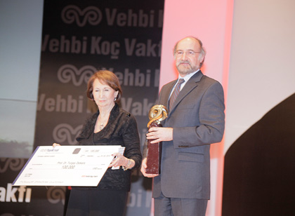 Vehbi Ko dl Prof. Dr. Turgay Dalkara grseli