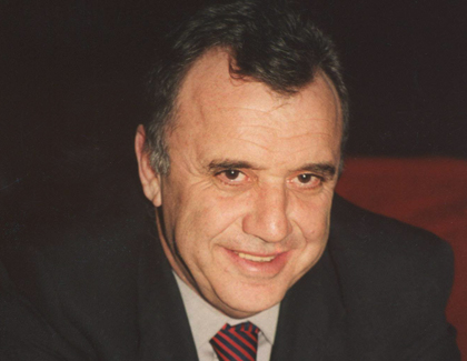 Prof. Dr. skender Sayek grseli